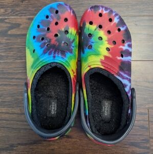 Crocs tie dye clogs